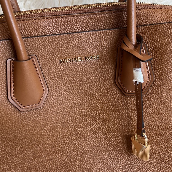 NWT Michael Kors Mercer Brown Pebbled Leather Satchel / Tote - Picture 2 of 11